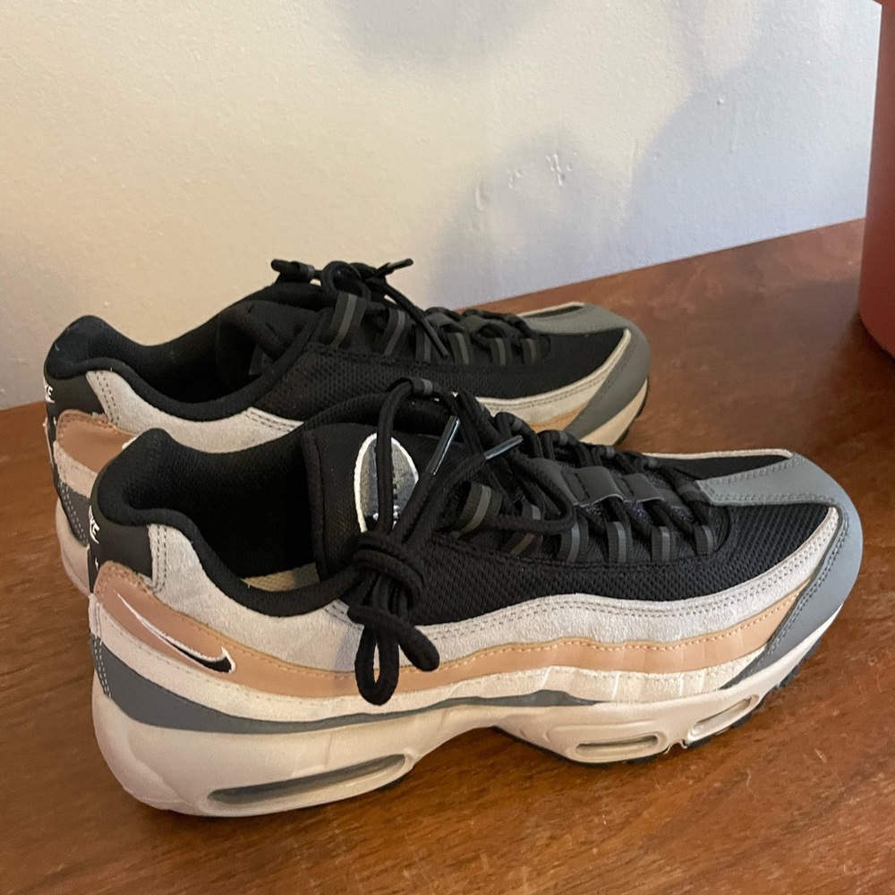 NEW IN BOX Nike Air Max 95